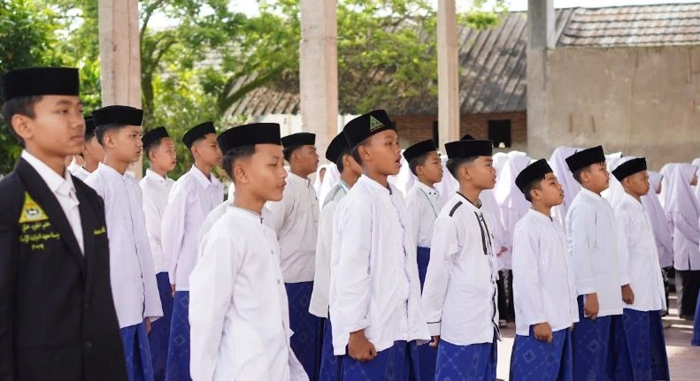 Upacara Hari Santri Nasional di Pondok Pesantren Attaufiqiyyah Serang
